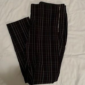 Cropped plaid pants with elastic and side zip